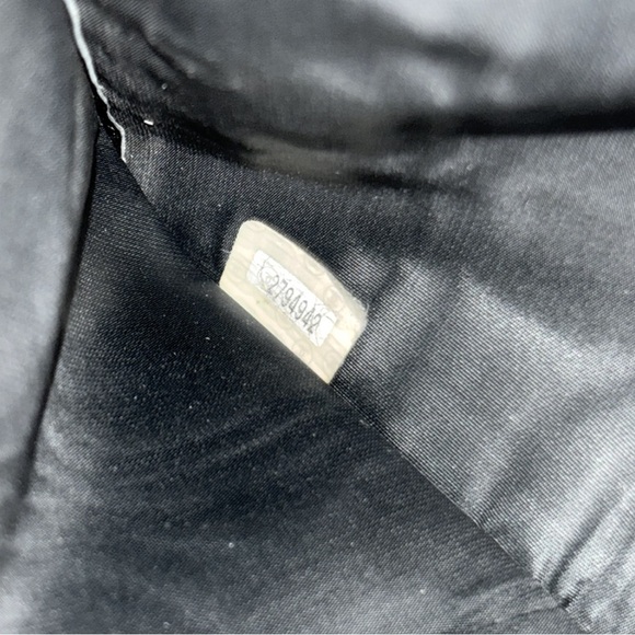 Chanel Black Leather Caviar Interlocking CC Long Bi-fold Wallet - Picture 11 of 17